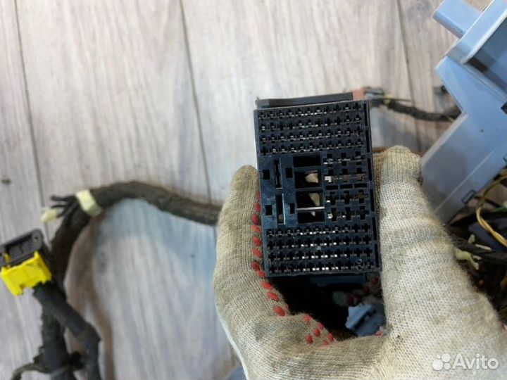 Проводка торпедо Opel Astra H хетчбек Z16XEP 2006