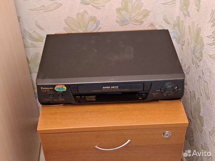 Видеомагнитофон Panasonic NV-SD420