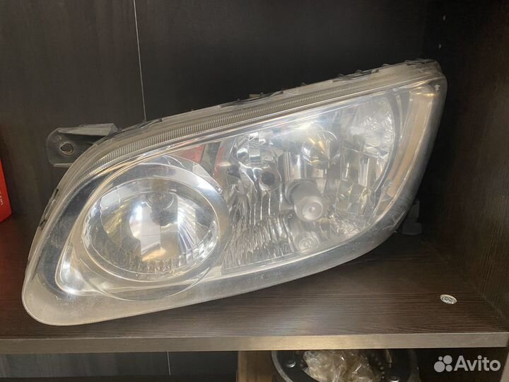 Фара левая Hino Ranger 2004 ксенон