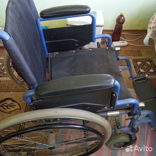 Инвалидное кресло