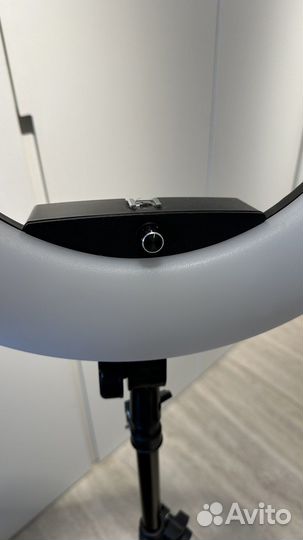 Кольцевая лампа со штативом