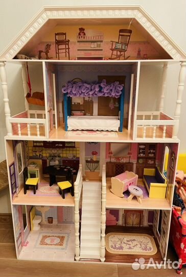 Большой кукольный домик для Барби