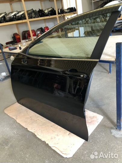 Дверь передняя левая Toyota Camry V70 оригинал