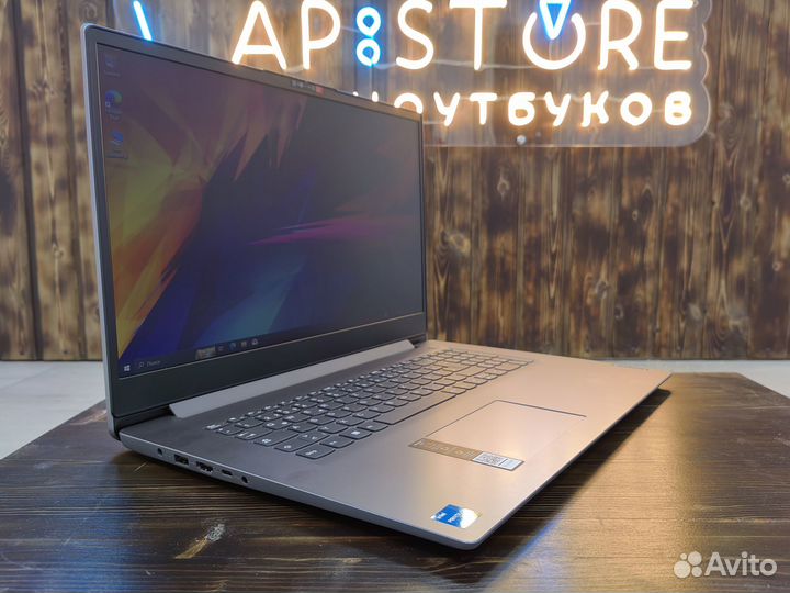 Ноутбук Lenovo 17.3 Большой экран Intel UHD