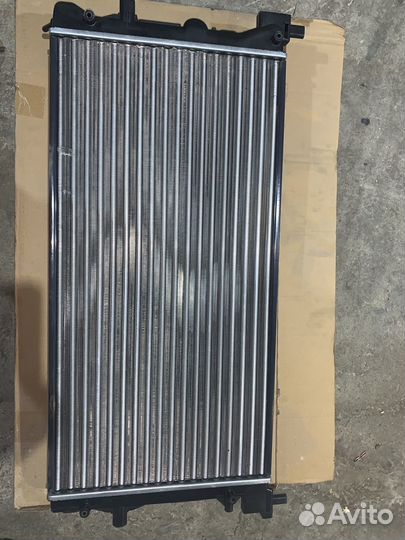 Радиатор основной vw polo 1.2 1.4 1.6 rapid