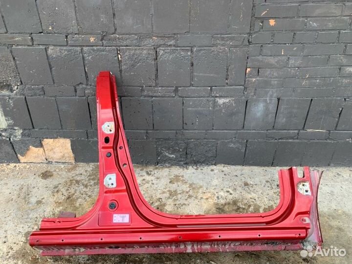 Порог правый Renault Sandero/Sandero Stepway