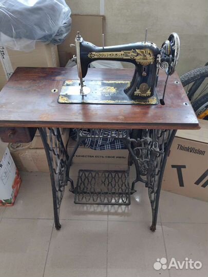 Швейная машина Singer