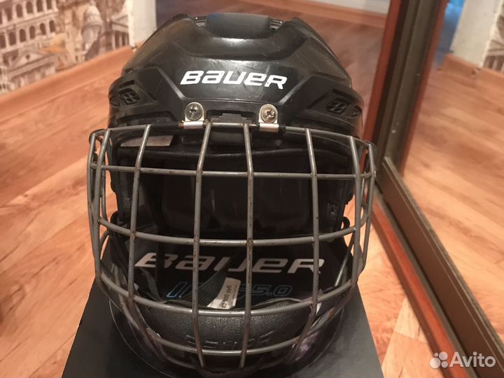 Хоккейный шлем