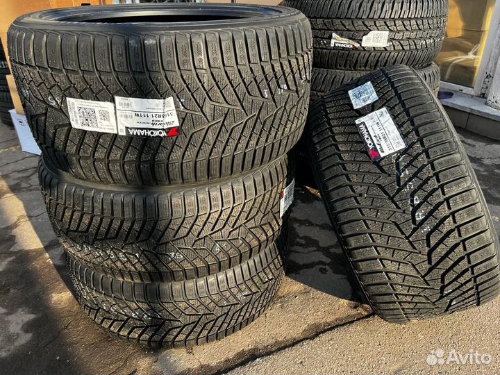 Yokohama BluEarth Winter V905 315/35 R21 111W