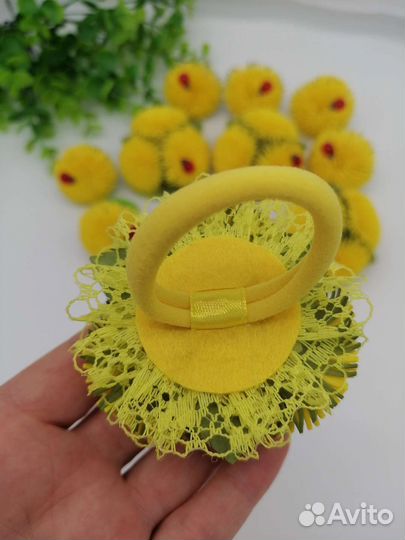 Резинки с одуванчиками. Ручная работа