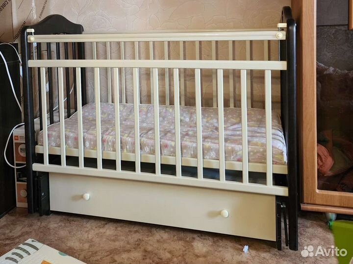 Продам детскую кроватку