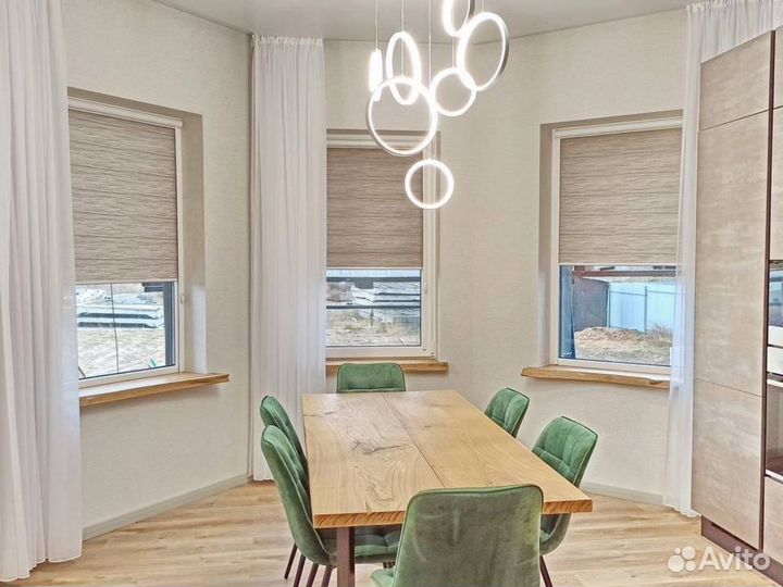 Рулонная штора коричневая. 156х170см. В наличии