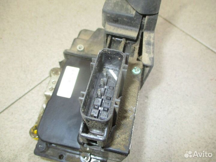 Замок двери задней правой Ford Fusion
