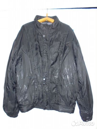 Продается мужская куртка 46 размер