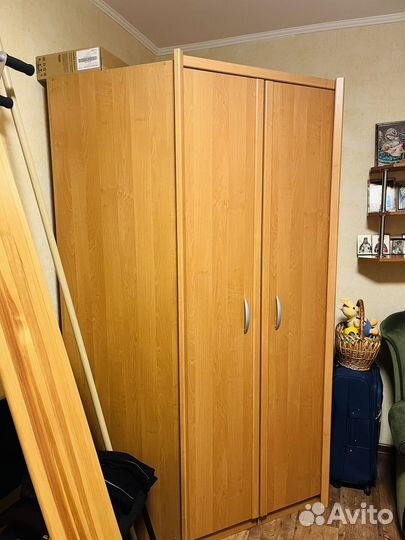 Угловой шкаф