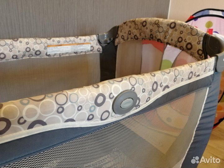 Манеж-кровать Graco Cuddle Cove