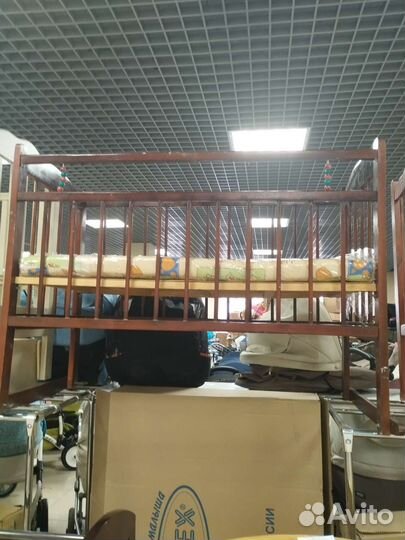 Детская кровать и матрас