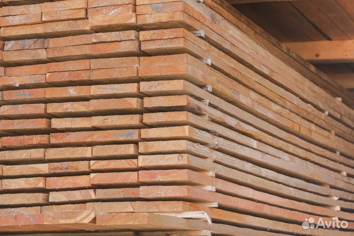 Сосновые доски, натуральный материал для ваших иде