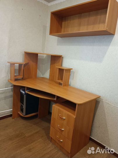 Компьютерный стол