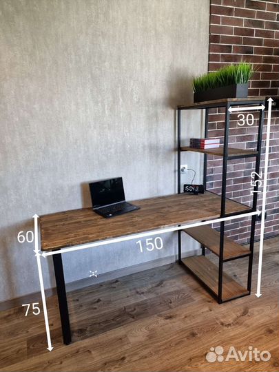 Рабочий стол со стеллажом
