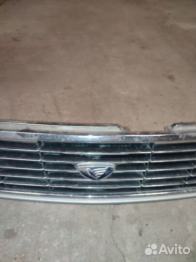 Решетка радиатора Nissan Bluebird U 14