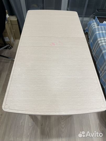 Стол книжка