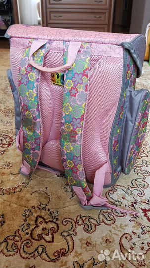 Ортопедический школьный рюкзак для девочки