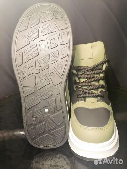 Кроссовки утеплённые 38р