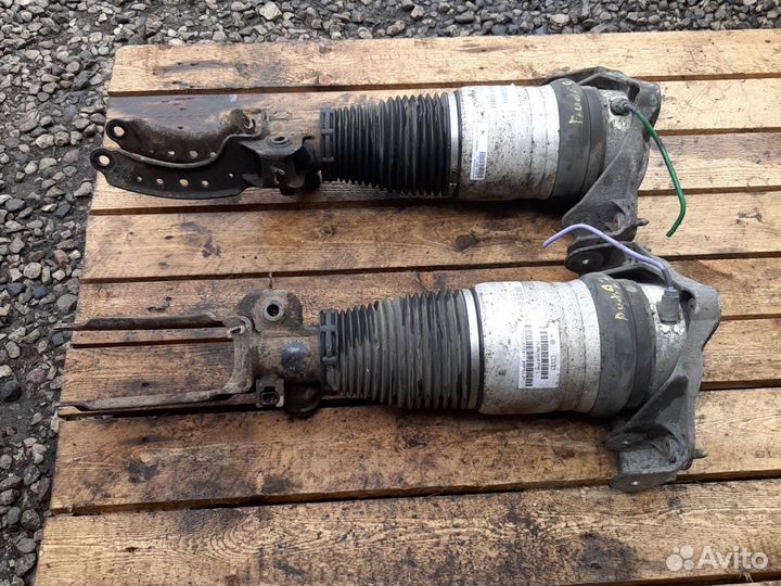 Стойка передняя пневматическая Ауди Q7 4L