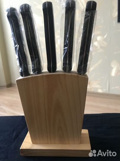 Набор кухонных ножей с подставкой