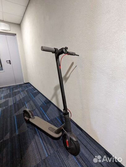 Электросамокат Xiaomi Mi Electric Scooter 1S