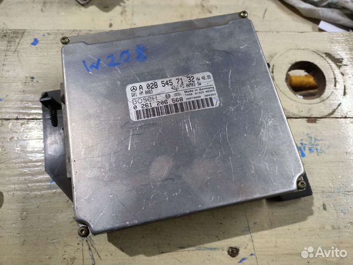 Блок управления двигателем Mercedes Benz M111