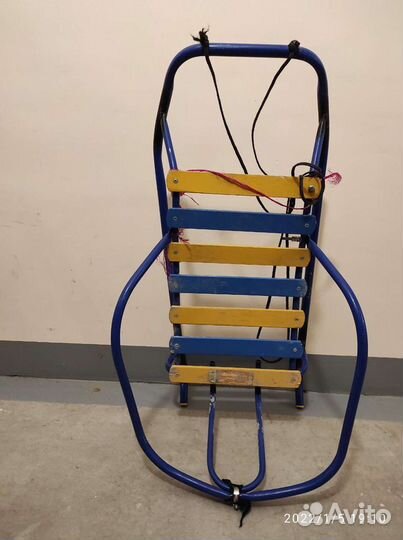 Детские санки и накидка