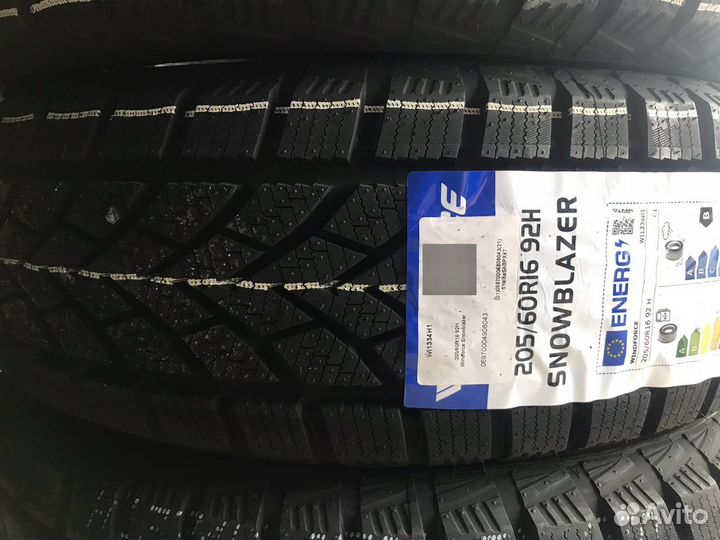 Windforce Snowblazer 205/60 R16 92H