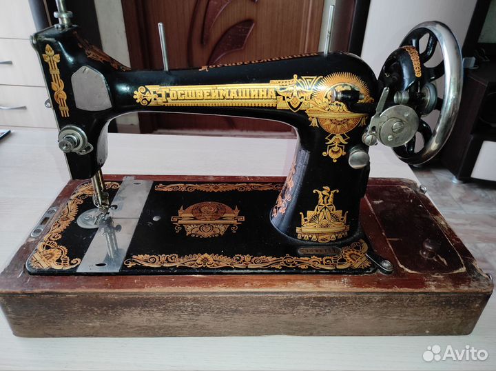 Швейная машина Singer