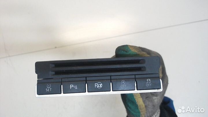 Кнопка стеклоподъемника Volkswagen Touran, 2014