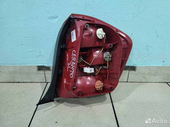 Фонарь задний левый Kia Cerato 1