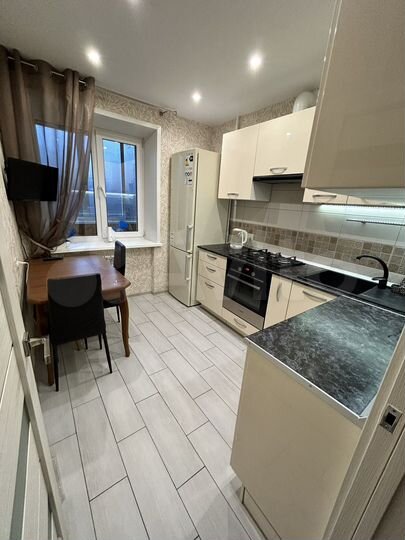 2-к. квартира, 49 м², 3/9 эт.