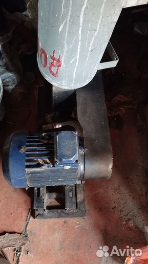 Зернодробилка