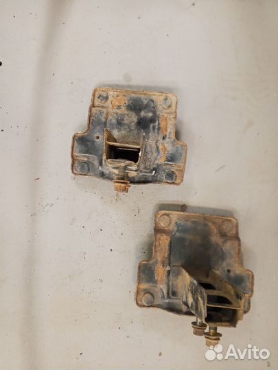 Кронштейн усилителя переднего бампера Киа Спектра