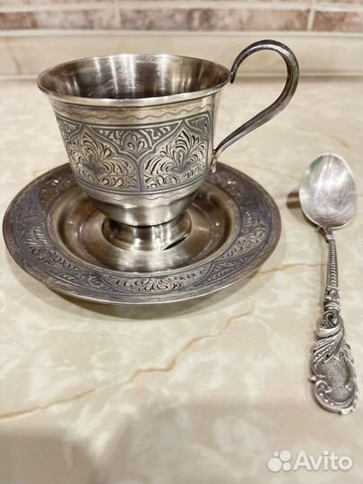 Серебрянная чашка с блюдцем и ложечкой