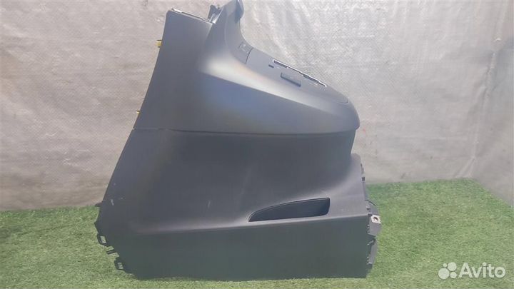 Консоль передняя часть Toyota Verso R2 2017