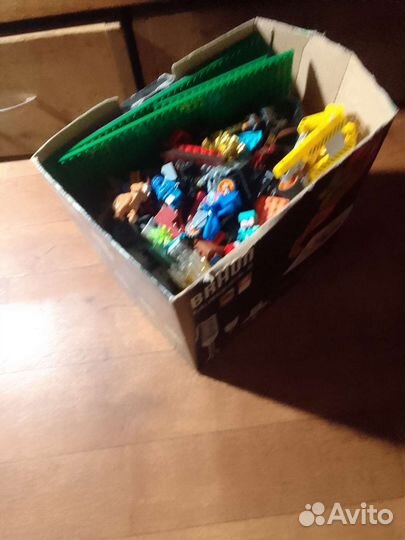 Коробка с лего 1 кг есть фигурки