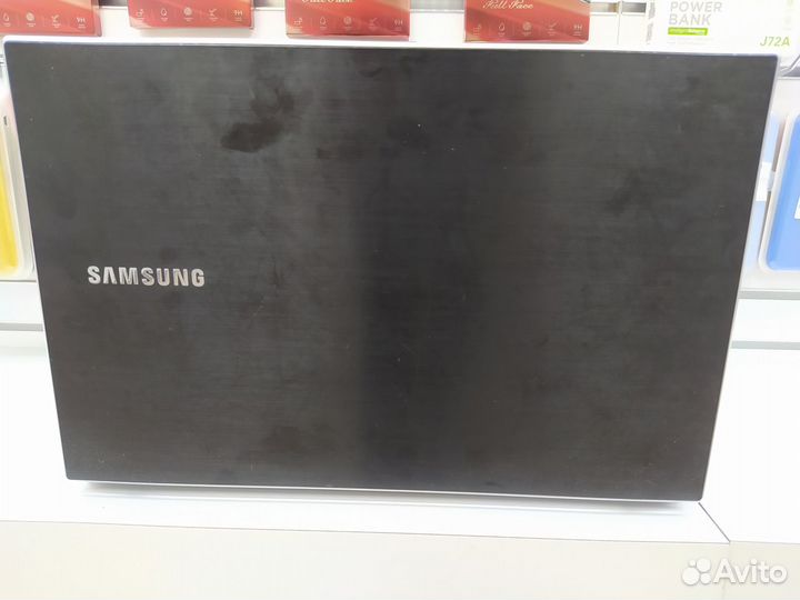 Ноутбук Samsung NP305V5A-T0BRU