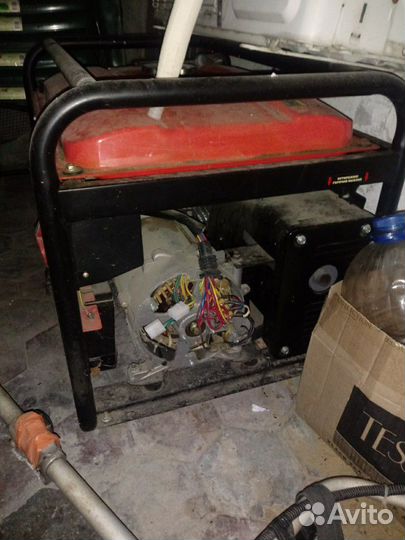 Бензиновый генератор