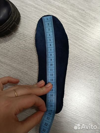 Ботинки демисезонные для девочки 27 р и 30р