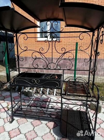 Мангал с крышей