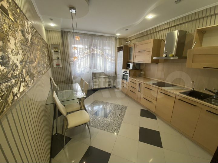 3-к. квартира, 112 м², 9/16 эт.