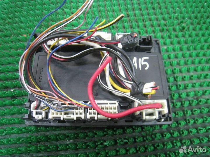 Блок предохранителей моторный Lexus RX300 (MCU35)