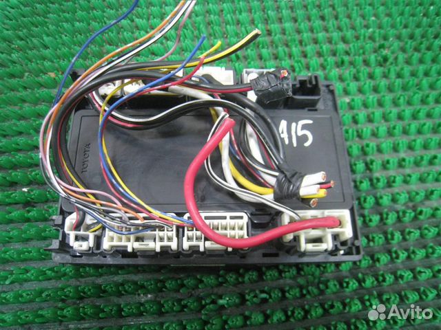 Блок предохранителей моторный Lexus RX300 (MCU35)